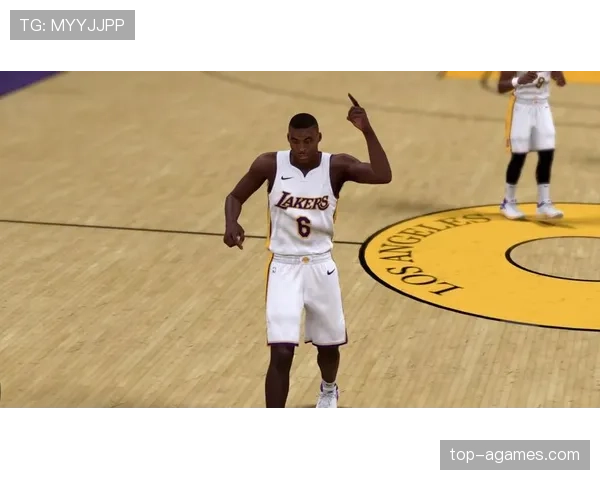 埃迪·琼斯无球跑动制造空位，拉开空间能力影响球队进攻结构