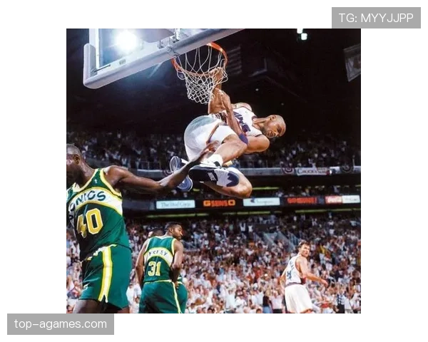 查尔斯·巴克利关键篮板能力领先同代内线，重塑球队攻防节奏